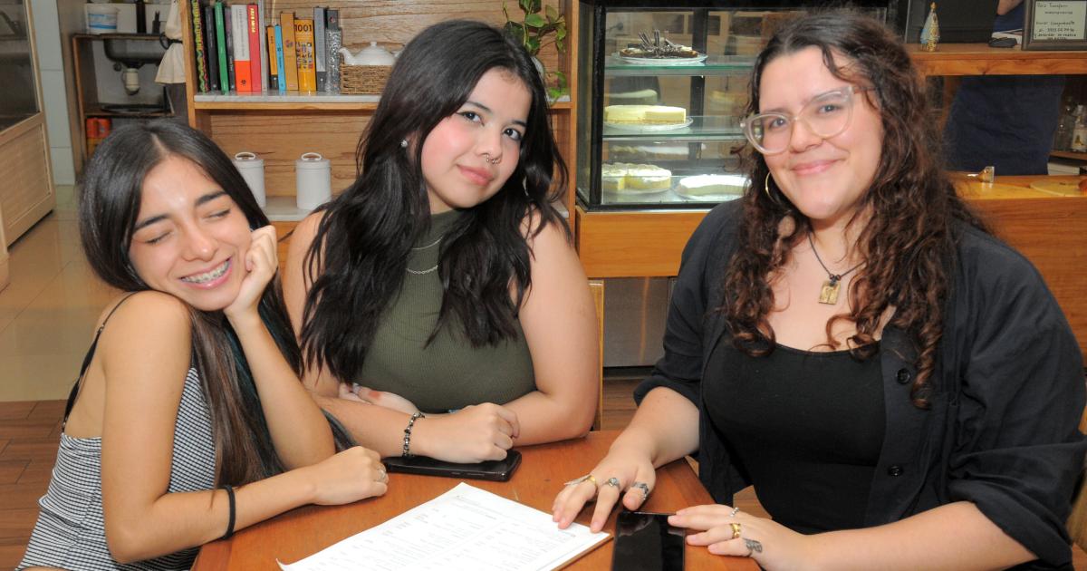 LOS SANTIAGUENtildeOS INVIERTEN EL TIEMPO LIBRE EN SALIDAS