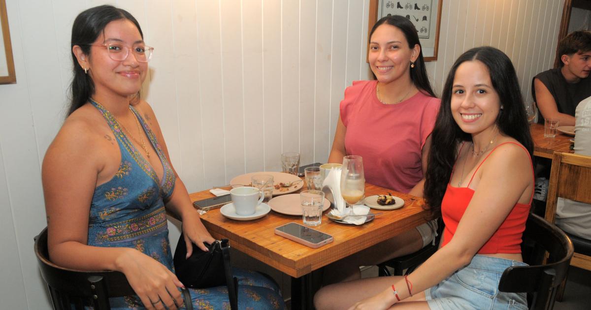 LOS SANTIAGUENtildeOS INVIERTEN EL TIEMPO LIBRE EN SALIDAS