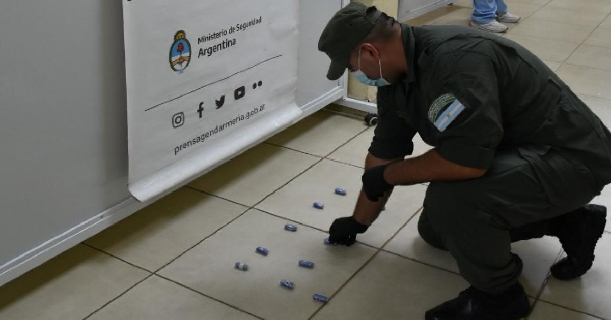 Gendarmeriacutea secuestroacute maacutes de un kilo de cocaiacutena en un control sobre la Ruta 34