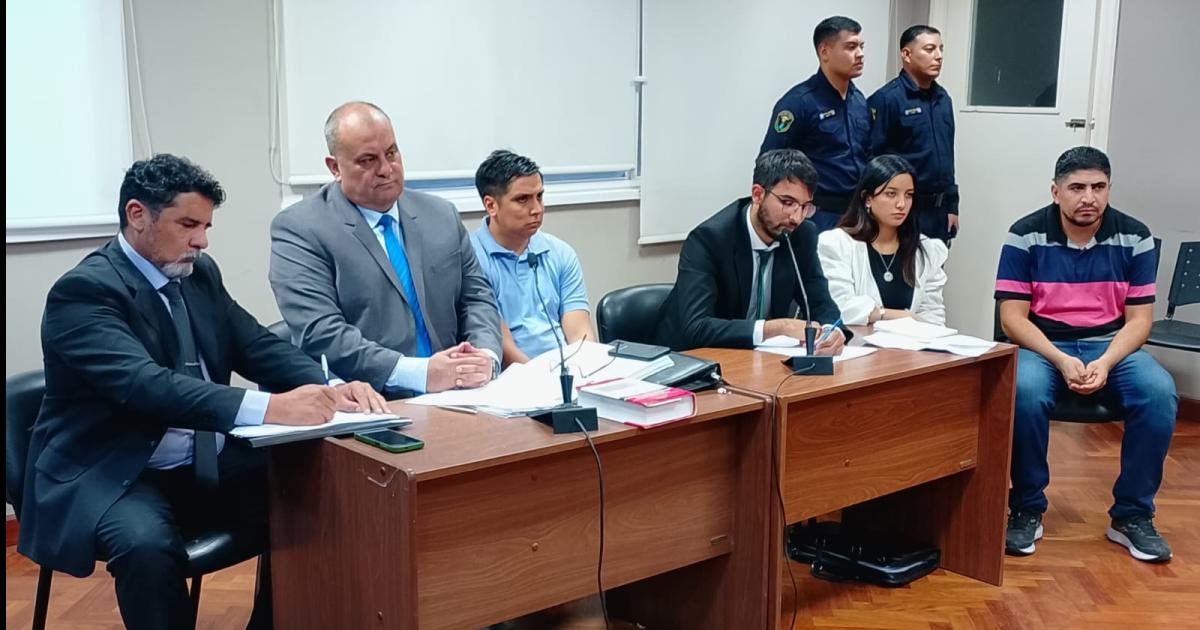 DEBATE- La Fiscalía atribuyó a los dos funcionarios una literal sociedad en las operatorias irregulares con celulares de alta gama Pero la din�mica de los negocios turbios enrostró a la pareja Guzm�n-Coronel