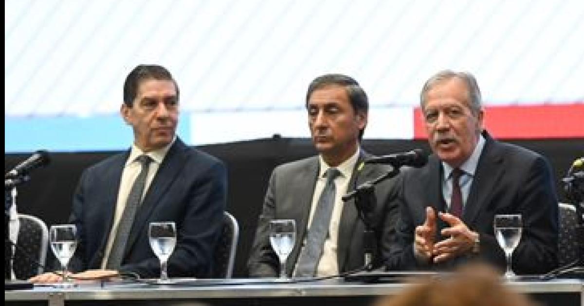 La Capital y varios municipios se suman al bono de 250000 que hace efectivo hoy la Provincia