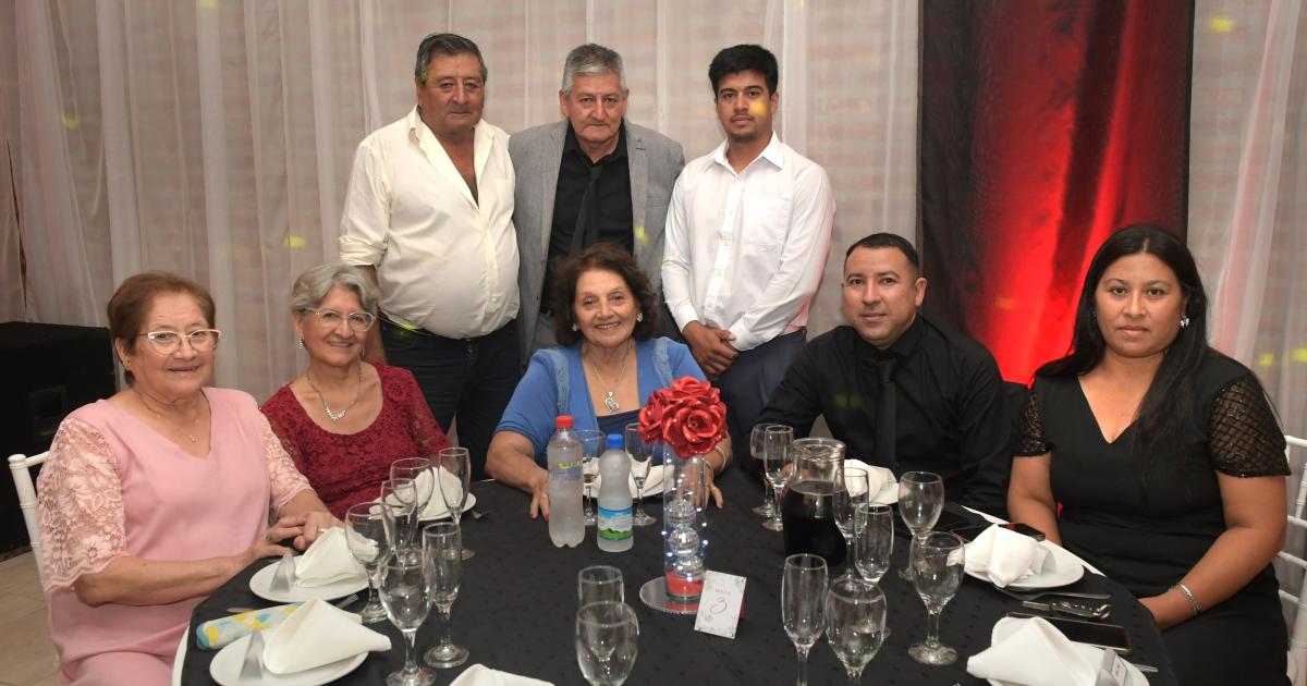 ISABELLA TUVO SU NOCHE SONtildeADA