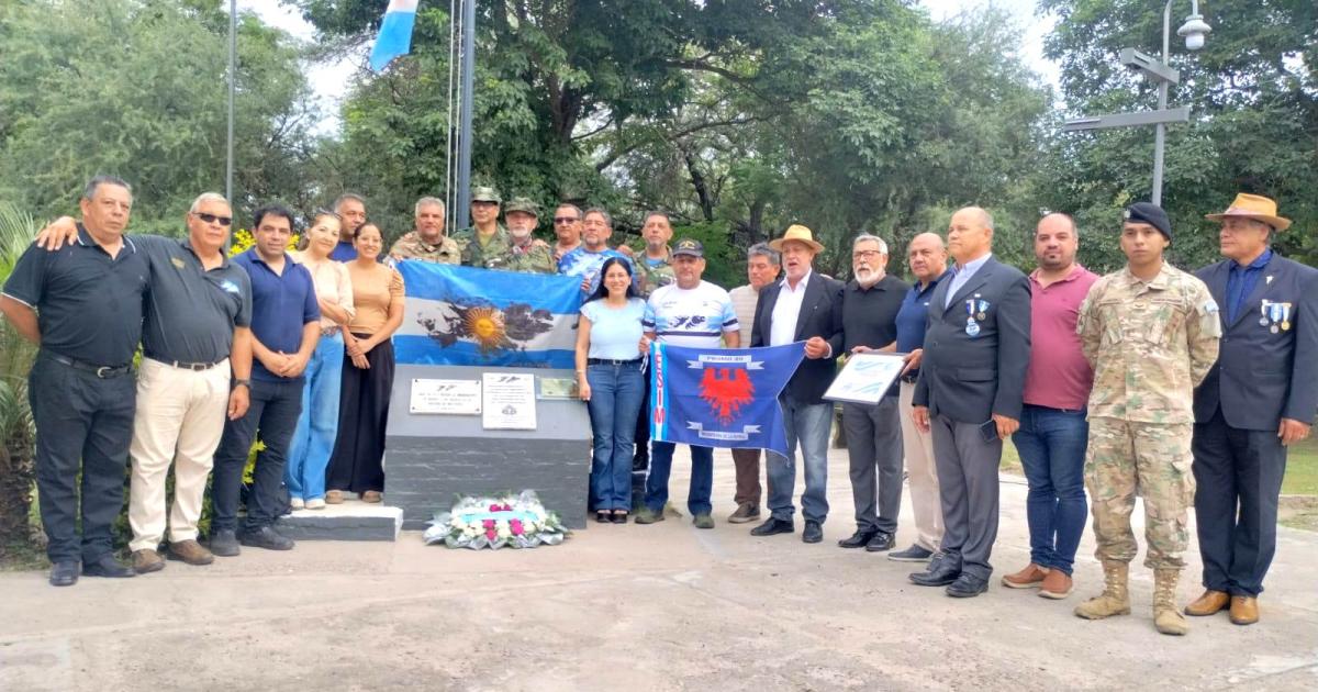 La Promocioacuten 49 de Infanteriacutea de Marina se reunioacute en Fernaacutendez