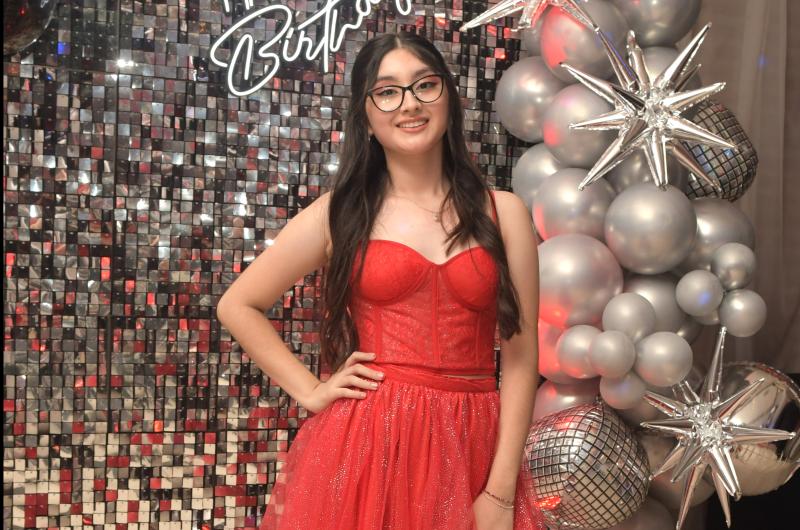 ISABELLA TUVO SU NOCHE SONtildeADA