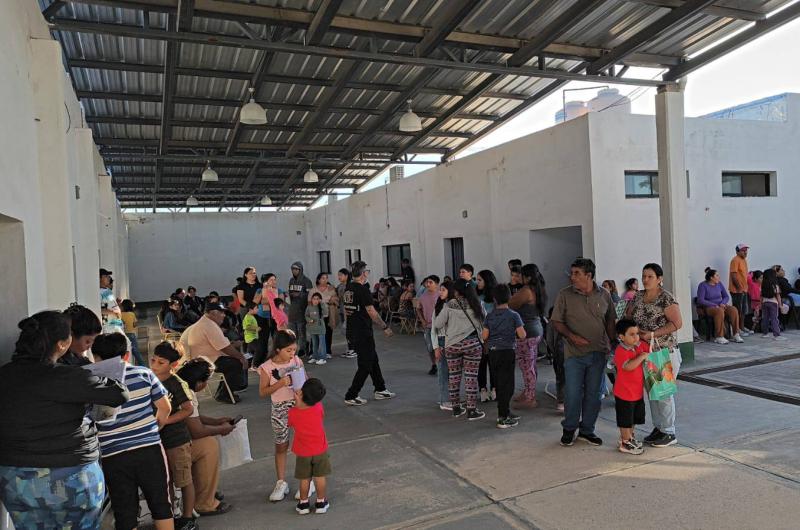 En Clodomira se completoacute la ficha meacutedica escolar a 400 alumnos