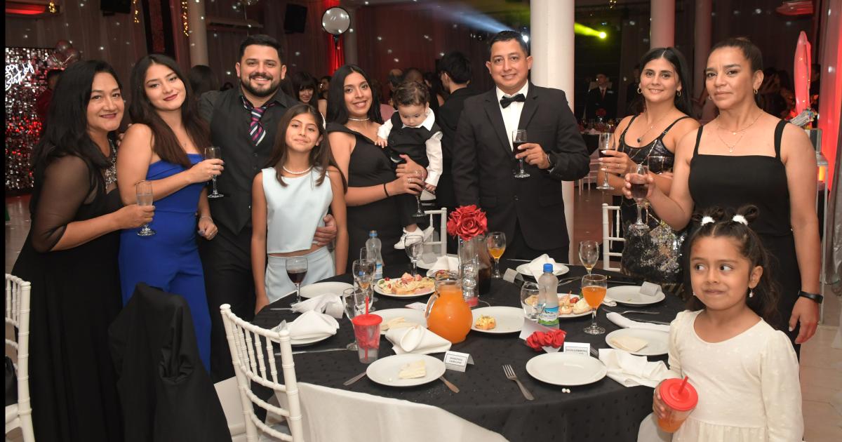 ISABELLA TUVO SU NOCHE SONtildeADA