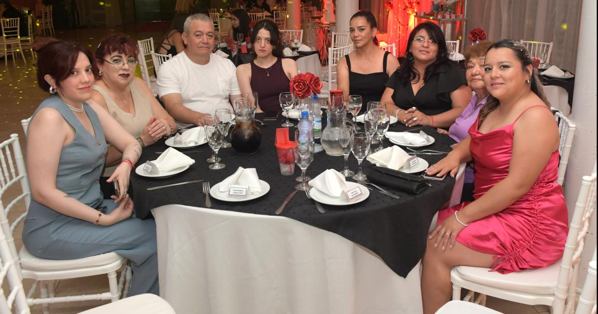 ISABELLA TUVO SU NOCHE SONtildeADA