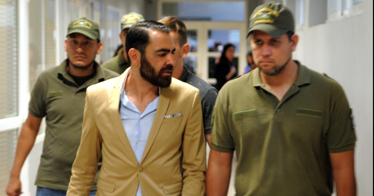 SEMANA CALIENTE- Alojado en la seccional Sexta Petros se prepara para la audiencia y requerimiento fiscal de prisión preventiva El volumen tentativo de las estafas enrostradas ascenderían a 500000000