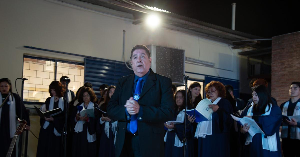 PARTICIPANTES La convocatoria est� dirigida a cantantes con experiencia coral previa -no excluyente-