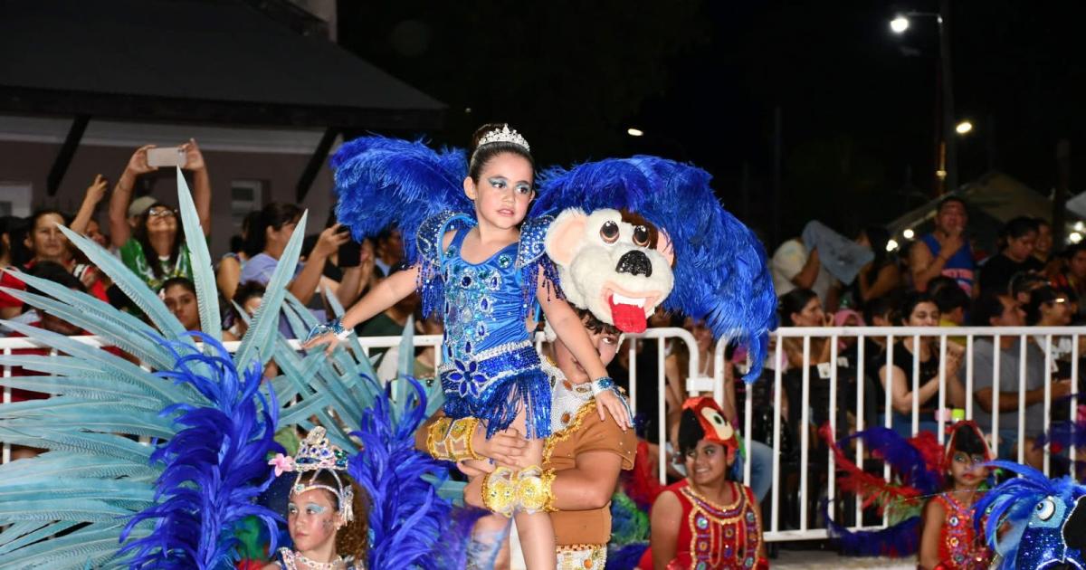 Comparsa Profeciacutea se consagra bicampeona del corso de Quimiliacute