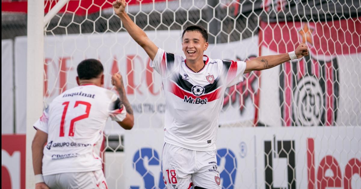 Triunfos para la ilusioacuten de Alte Brown y Chacarita