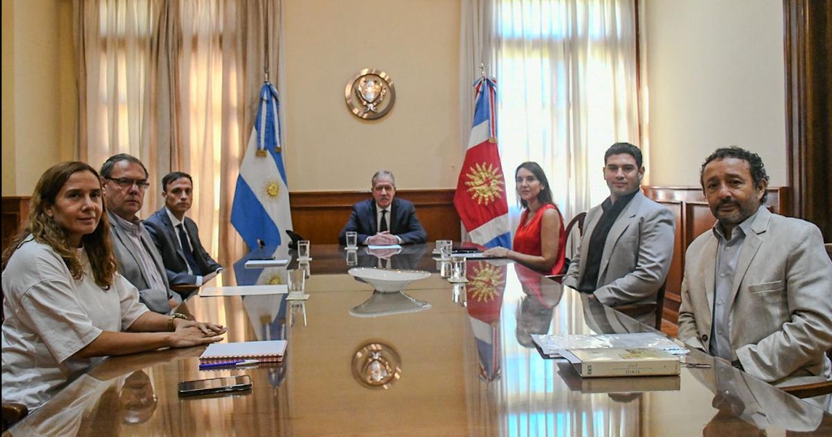 Estamos generando oportunidades para que los joacutevenes puedan insertarse en el mundo laboral