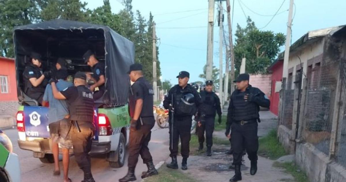 Operativo policial termina con varios demorados y la captura de un prófugo - Foto- Contexto Tucum�n