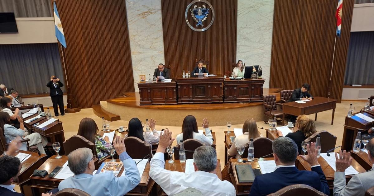 La Legislatura destacoacute el rechazo de Senadores y Diputados Nacionales santiaguentildeos a la Reforma Laboral 
