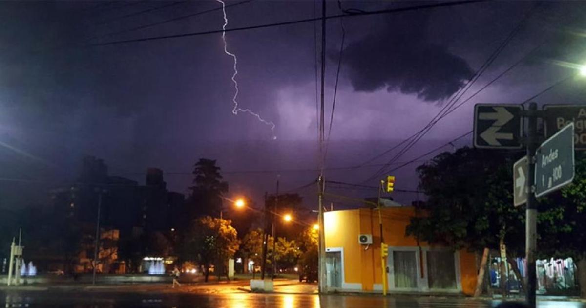 iexclAtencioacuten Rige un alerta amarilla por tormentas en Santiago del Estero y el interior