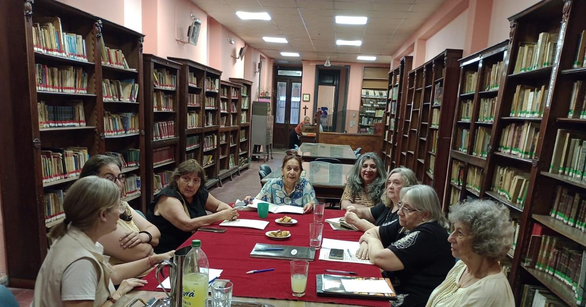 Reunioacuten de la biblioteca 9 de julio con la Federacioacuten de bibliotecas populares de Santiago del Estero