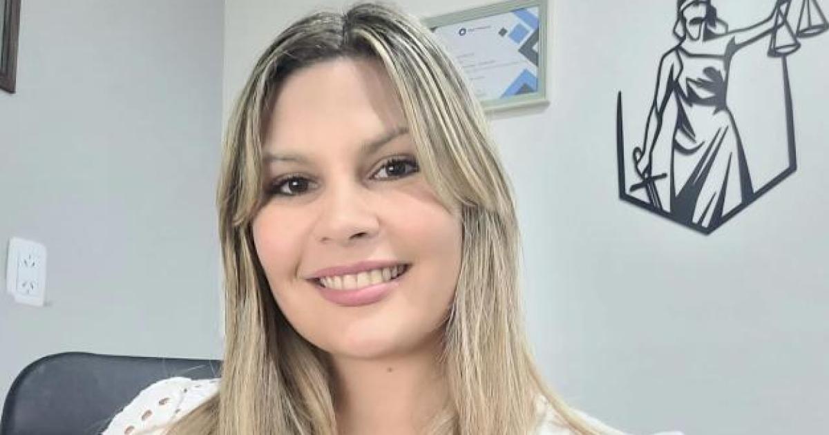 Le embargan casi 9 millones a excandidata a intendente por supuestas estafas con piscinas