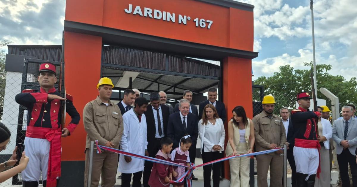 Eliacuteas Suaacuterez inauguroacute obras escolares entregoacute viviendas y dejoacute abierto el ciclo lectivo 2026 en Las Delicias