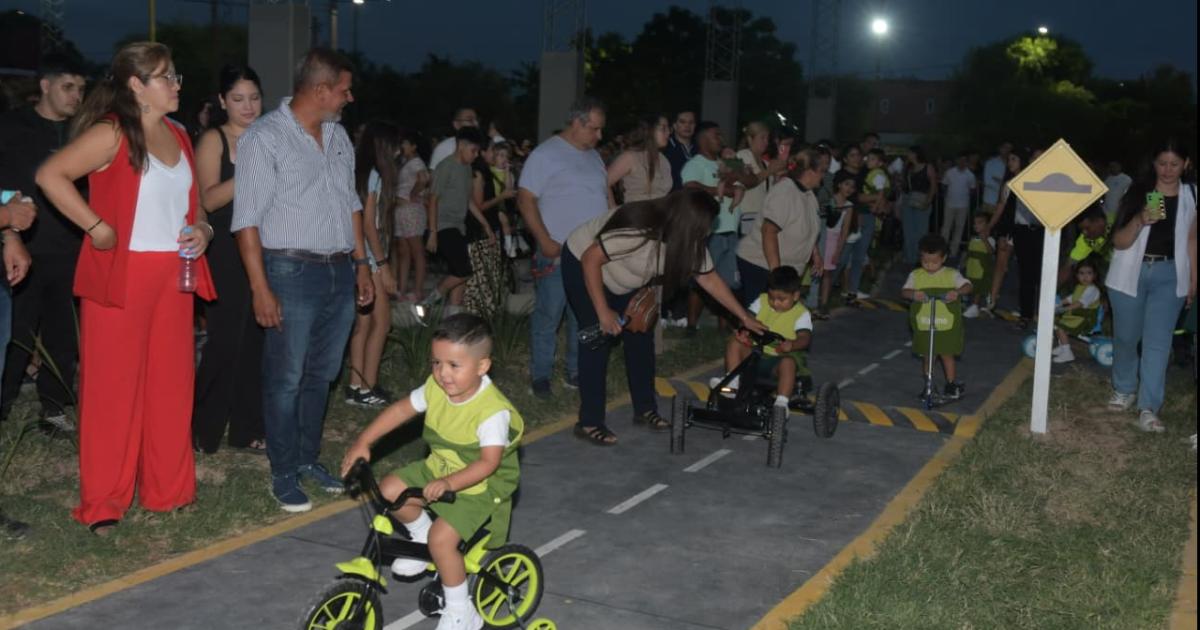 FOTOS- Inauguraron el Jardiacuten Ndeg27 Papa Francisco en el inicio del ciclo 2026