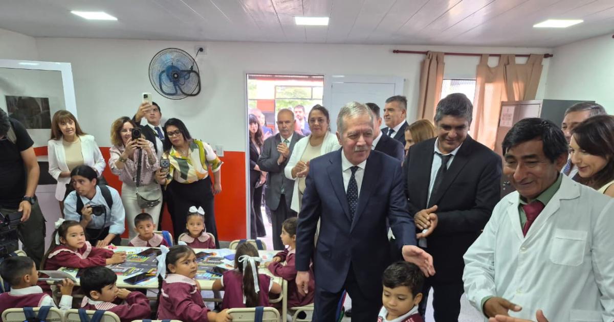 Eliacuteas Suaacuterez se refirioacute a las mejoras salariales y el reconocimiento para todos los docentes