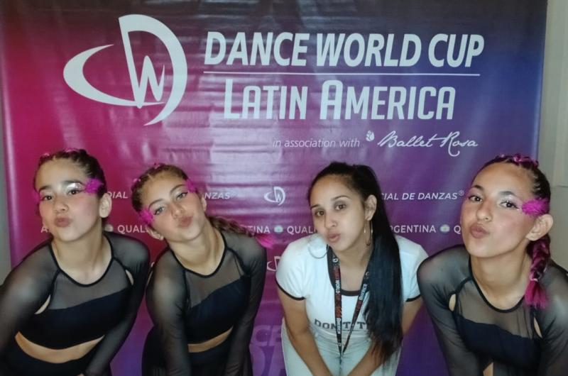 La Escuela Arabesque de gimnasia riacutetmica competiraacute en Meacutexico 