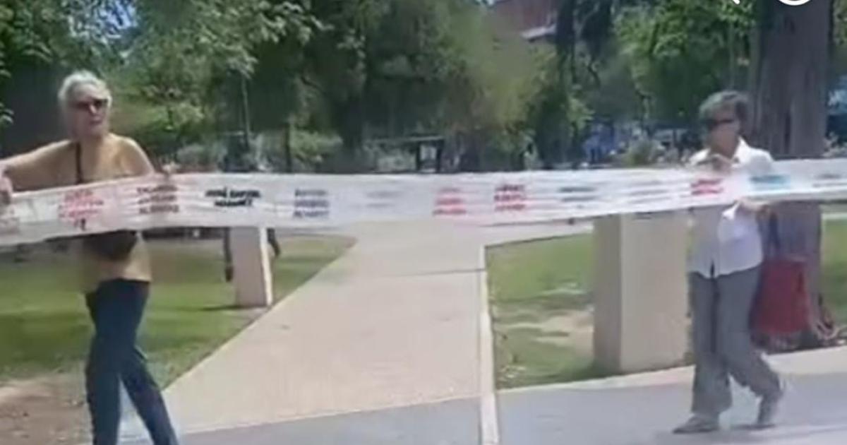 Santiago presentoacute Rollo Bordado por los 30000 desaparecidos