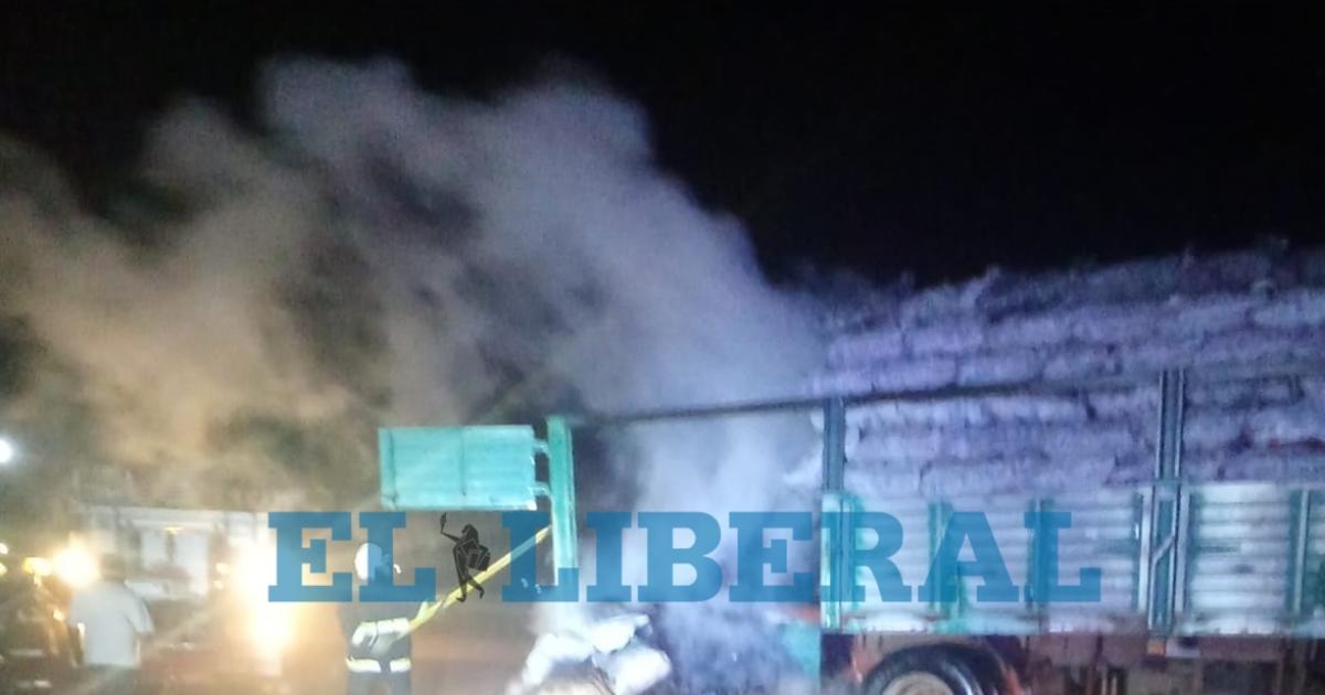  Camión con carbón se prendió fuego en plena Ruta 89