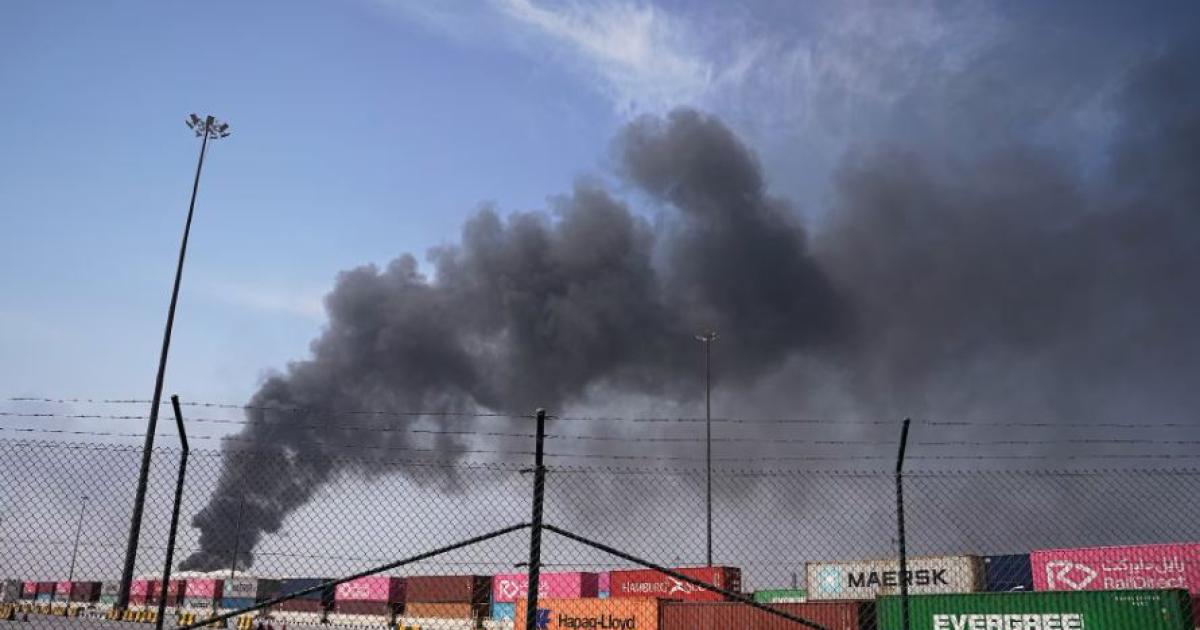 En el Golfo Emiratos reportó el lanzamiento de 137 misiles y 209 drones en pocas horas con tres muertos y 58 heridos