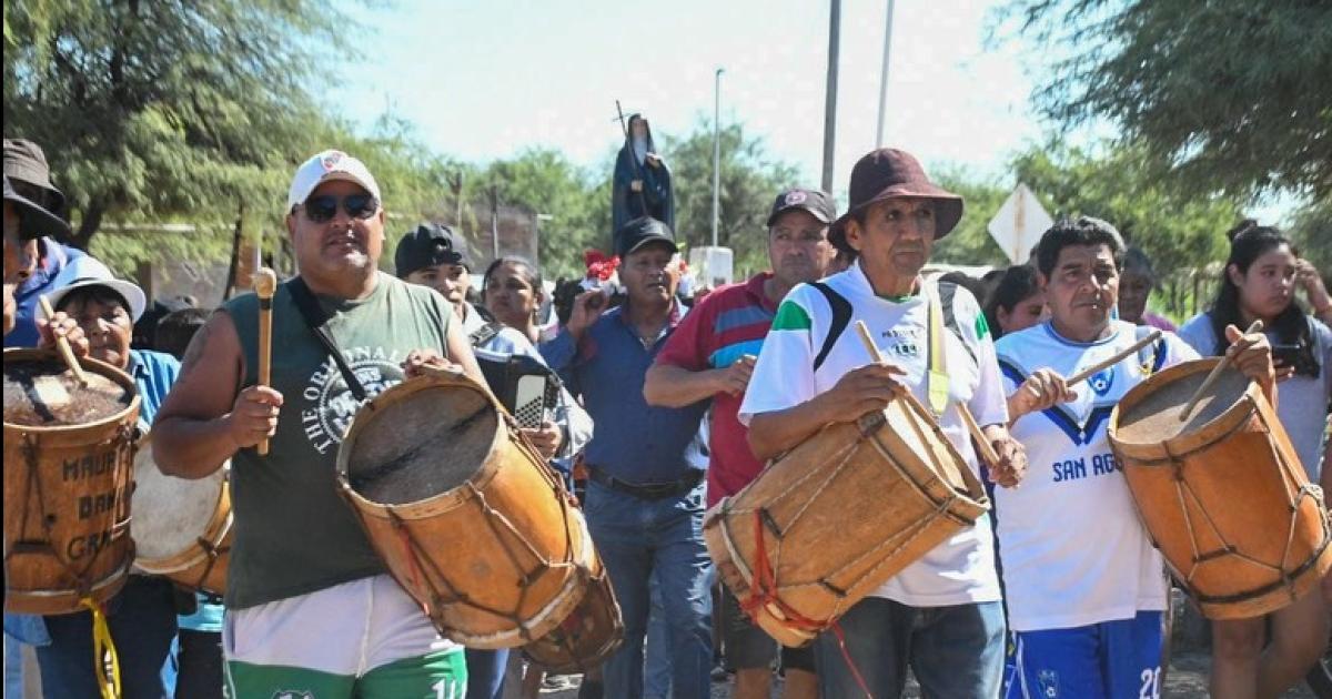Caravana y peregrinacioacuten a Mama Antula