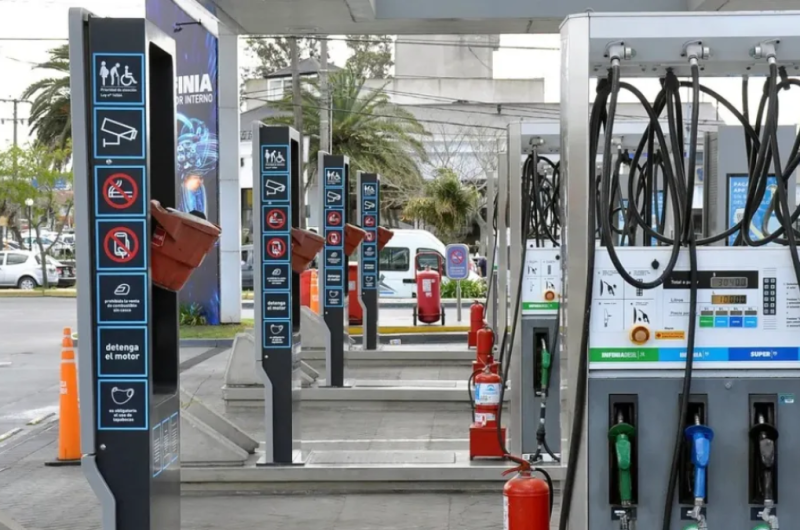 Nuevo incremento de la nafta- el precio de la suacuteper escaloacute los 1800