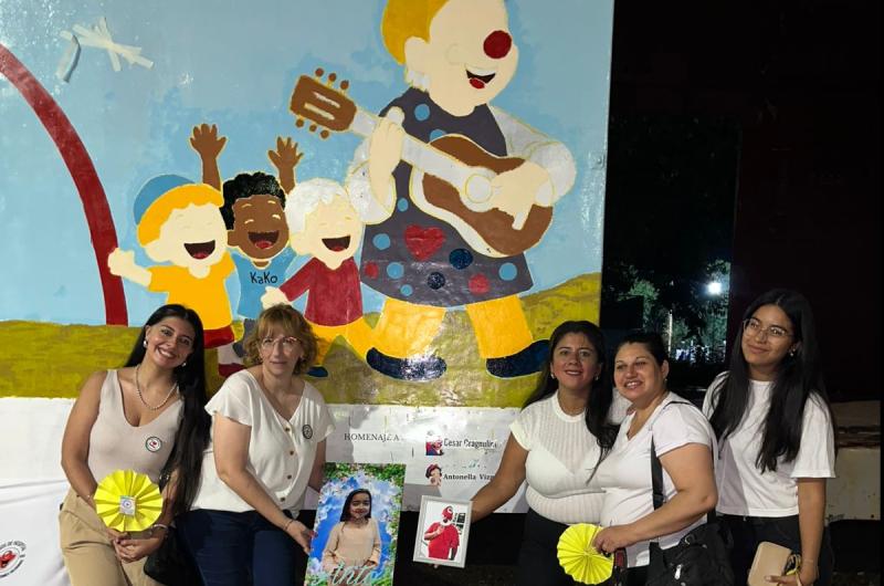 Con un mural destacan el trabajo de Sonrisas y Acciones Solidarias