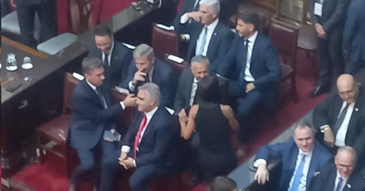 Eliacuteas Suaacuterez fue el primero de todos los gobernadores en llegar a la Asamblea Legislativa