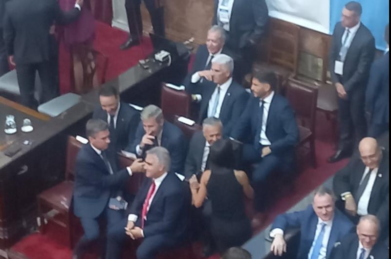 Eliacuteas Suaacuterez fue el primero de todos los gobernadores en llegar a la Asamblea Legislativa