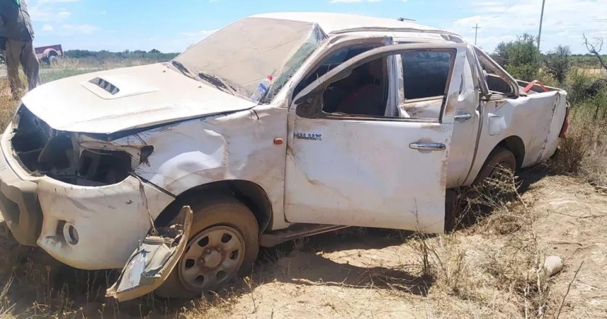 Saltentildeos se salvaron de milagro tras vuelco cuando se dirigiacutean a La Banda