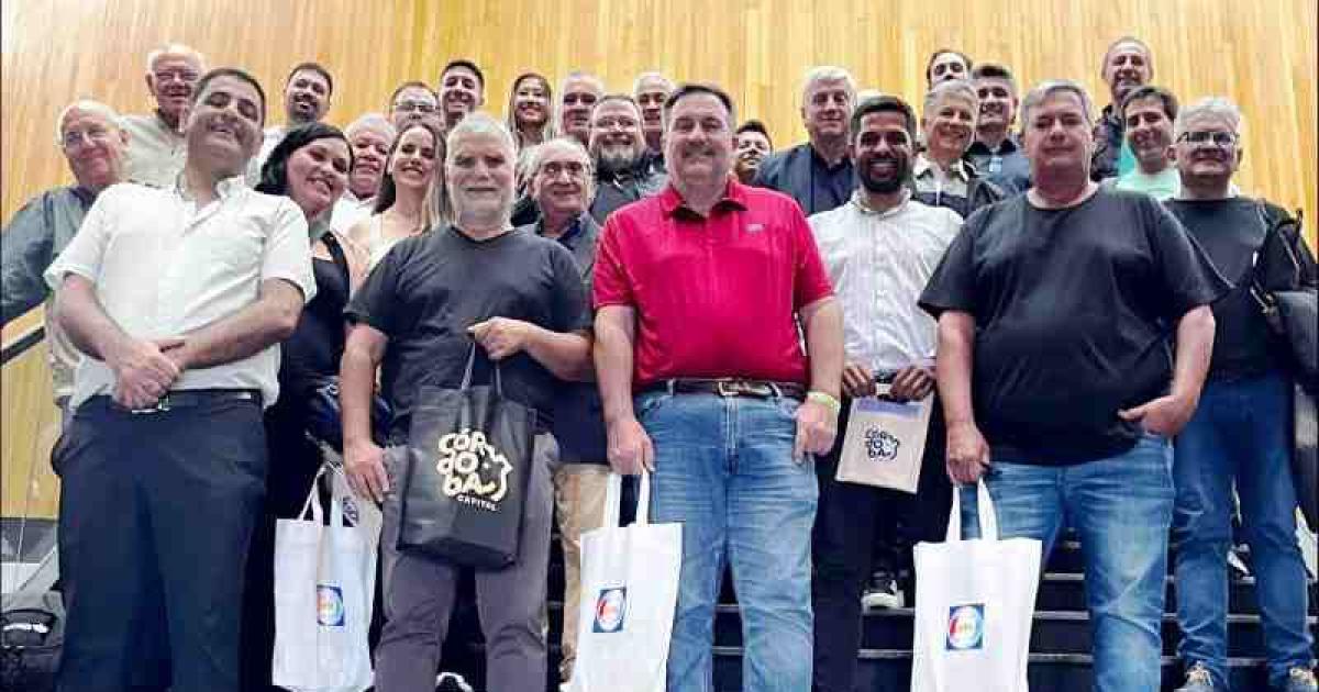 Con presencia de 12 provincias la FAPED celebroacute su primera reunioacuten anual en Coacuterdoba