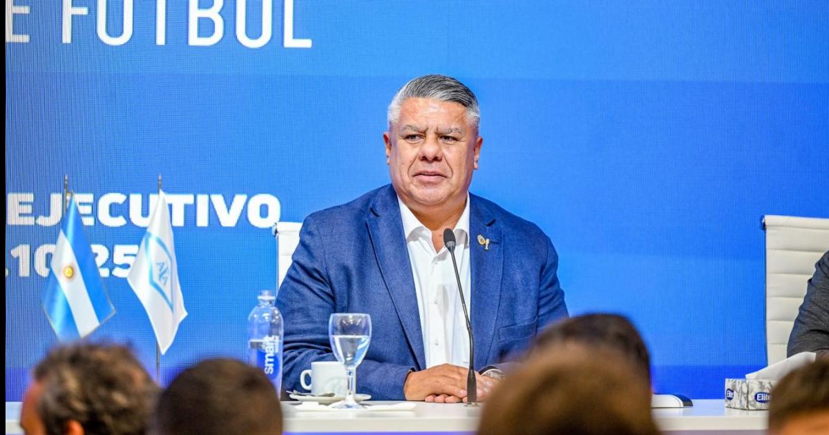 El paro en el fuacutetbol de AFA se alargariacutea con la fecha 10