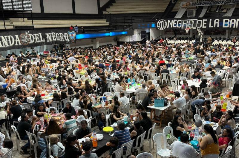 El Gran Bingo del Negro pone en juego una moto 0KM y un Smart TV