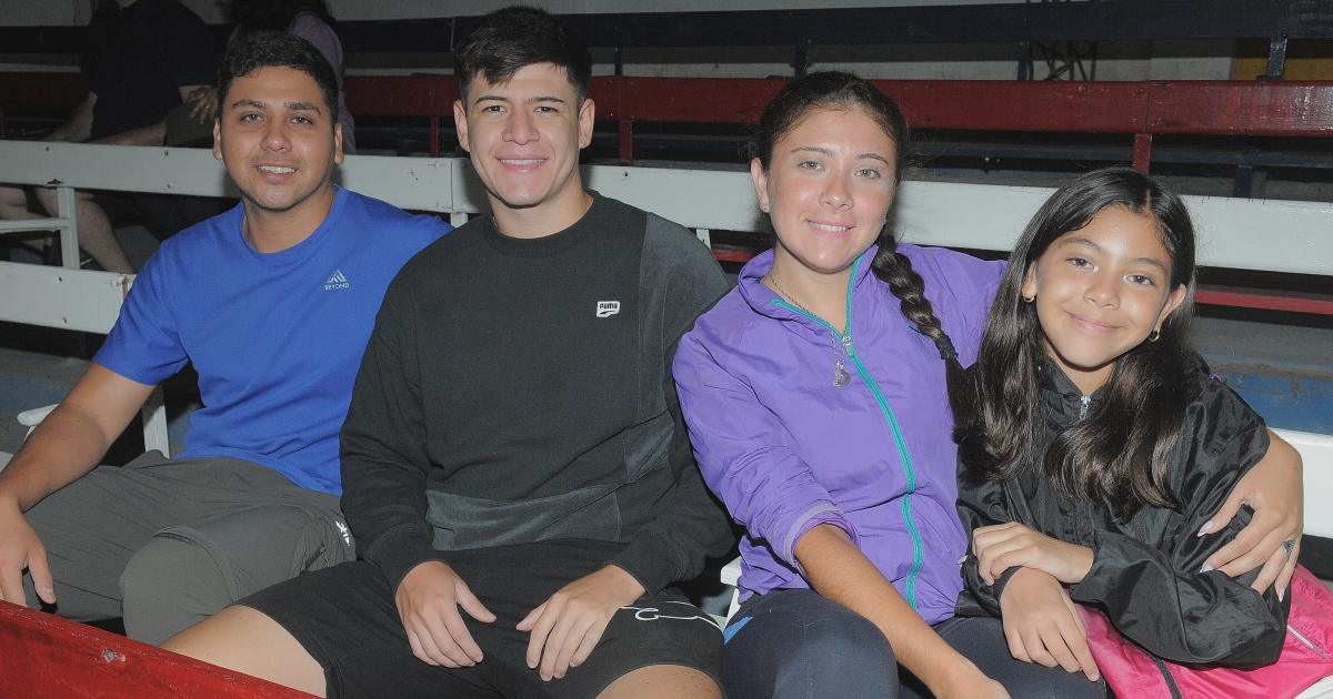 NOCHE DE BAacuteSQUET EN INDEPENDIENTE