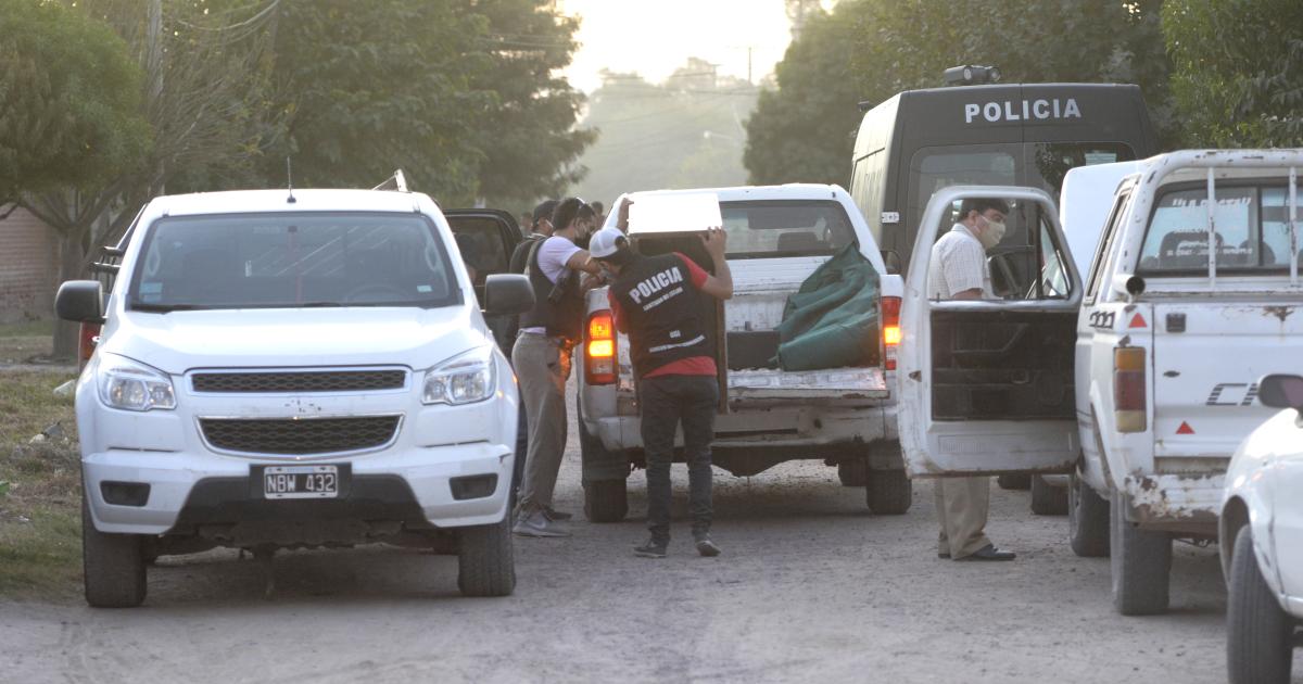 Peoacuten sufrioacute una estafa por  20 M y el robo de un tractor
