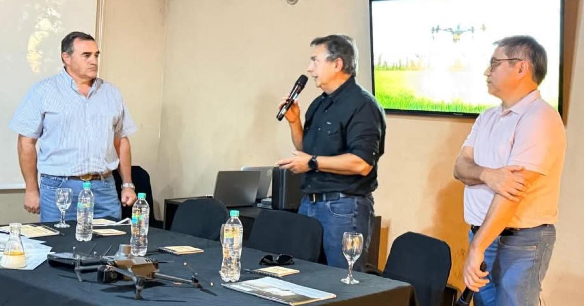 Maacutes de un centenar de productores abordaron el uso de la receta fitosanitaria 