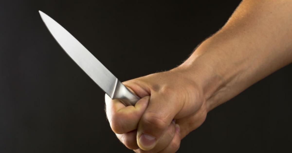 Violento intento de robo en La Banda- un joven terminoacute con una cuchilla incrustada en la espalda