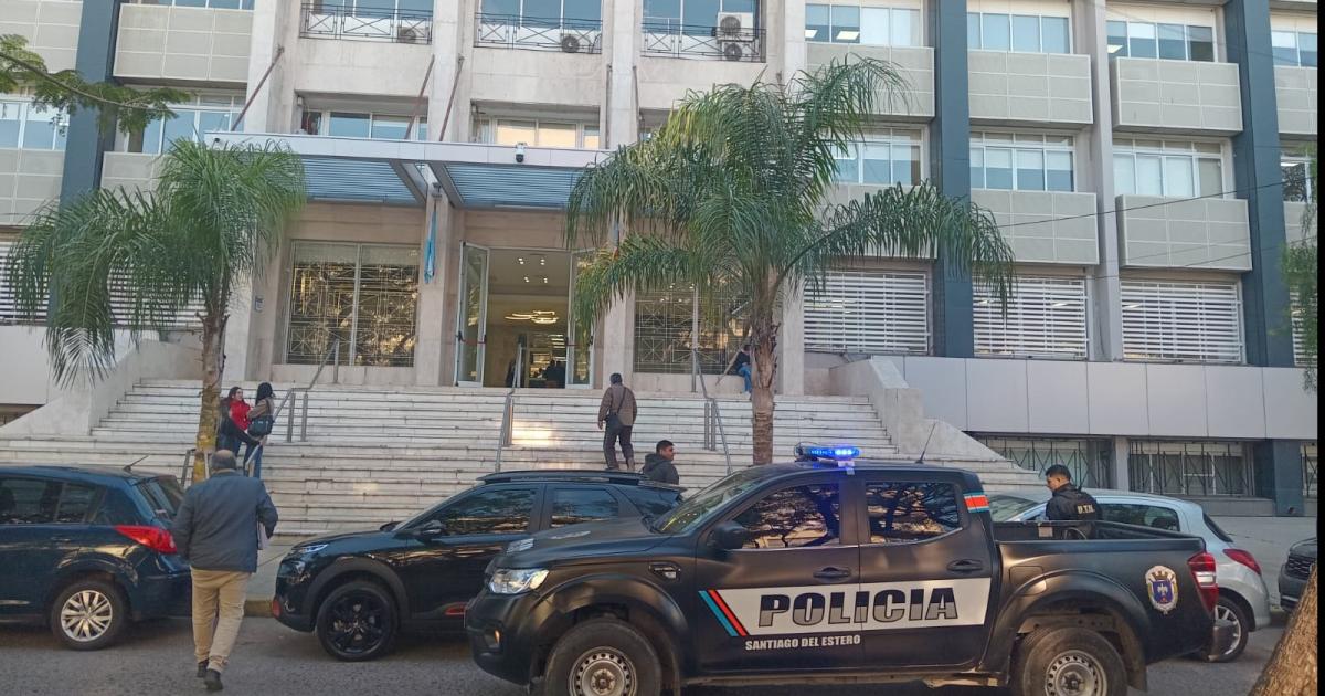 Cese de prisioacuten para una mujer sindicada de ocultar abuso sexual de hija de 4 antildeos