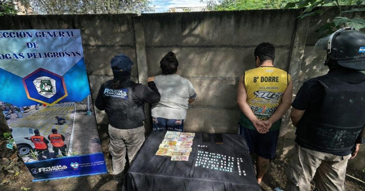 Allanamiento en La Banda- secuestran cocaiacutena pastillas dinero y detienen a dos personas