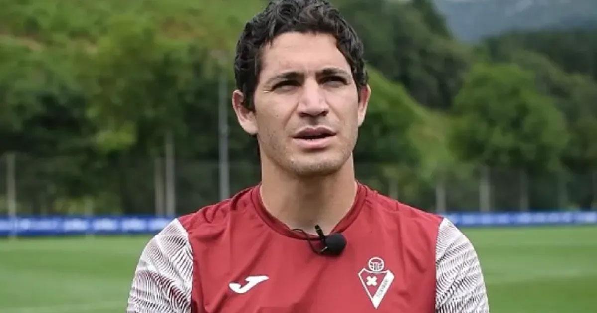 El uacutenico futbolista argentino en Iraacuten contoacute coacutemo escapoacute de la guerra