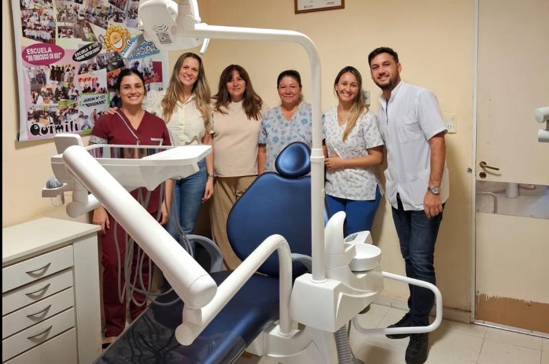 El Hospital de Quimiliacute recibioacute un moderno silloacuten odontoloacutegico