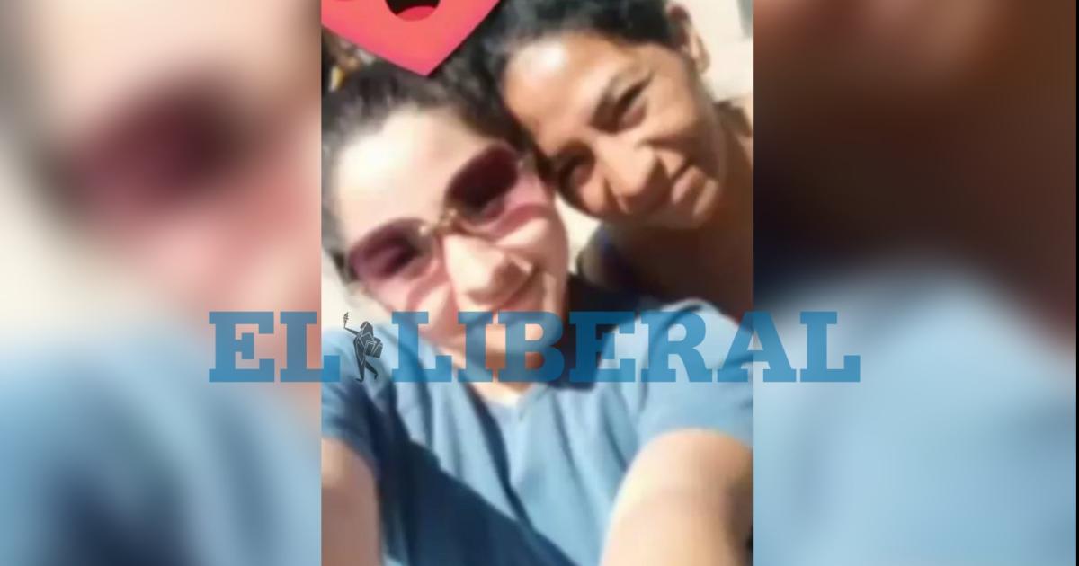  Cira Natalia Orellana junto a su hija desaparecida Celina Natalia Tevez