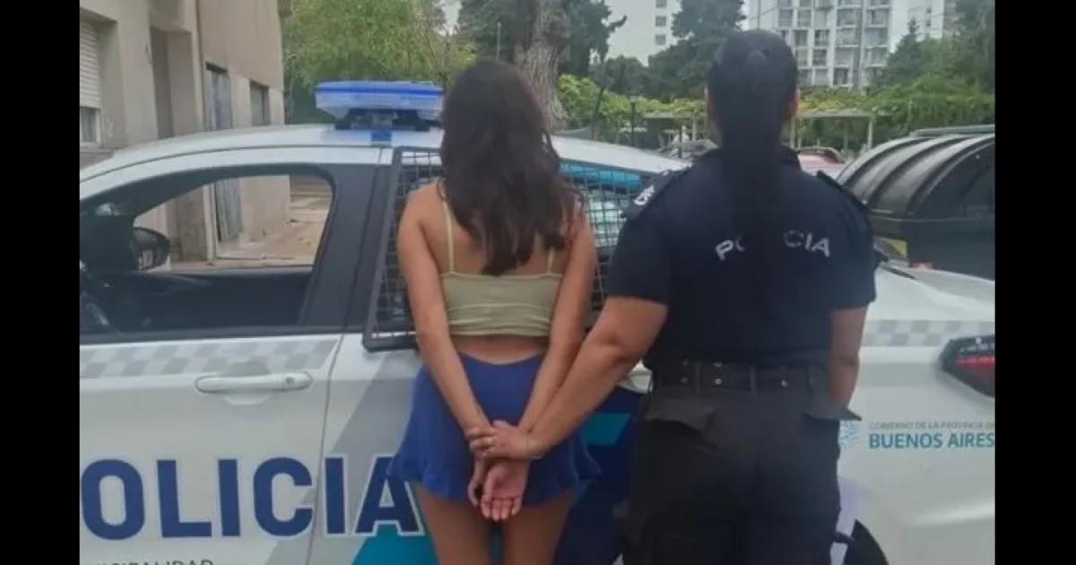 Encontroacute a un hombre masturbaacutendose frente a sus hijos y no dudoacute en apuntildealarlo reiteradas veces