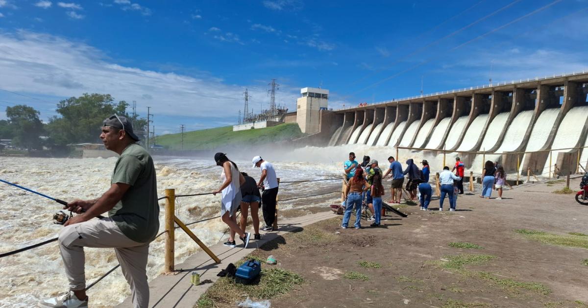 Alerta naranja por la crecida del riacuteo Dulce- advierten no ingresar al cauce