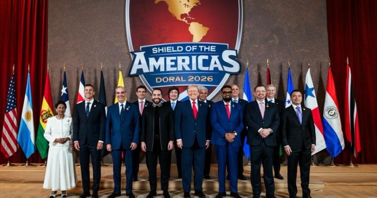 (FotO- X @WhiteHouse)