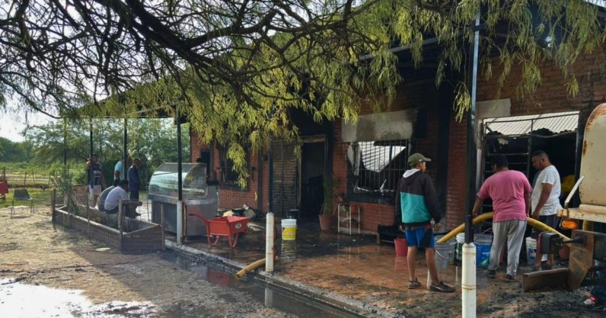 Incendio en corraloacuten movilizoacute bomberos policiacuteas y sanidad